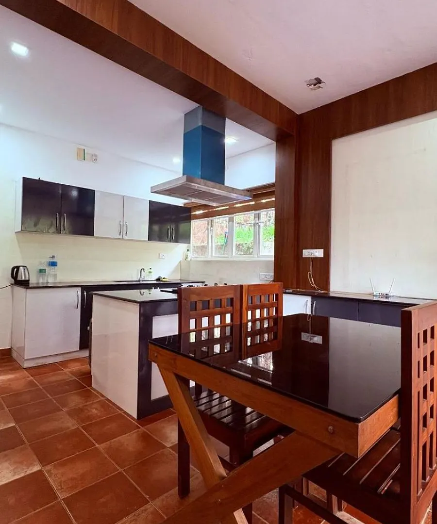 Athirappilly Heritage Villa -3 Bhk - River Side Homestay